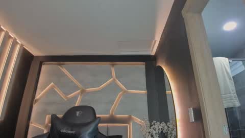 Arohom Lester online show from November 7, 10:59 am