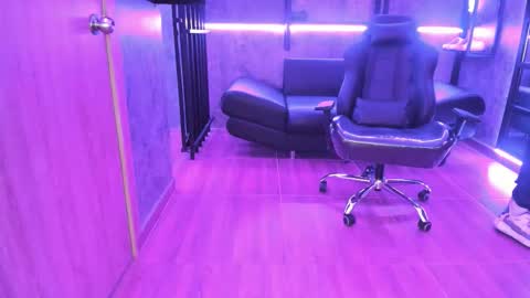 Arohom Lester online show from January 13, 12:32 pm