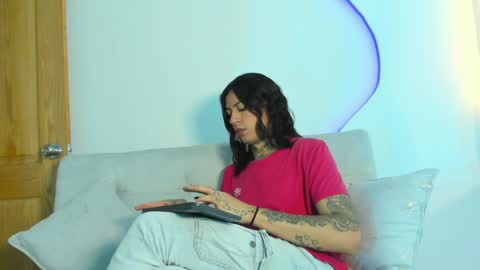 Snapshot of arohomlester_ chatting on April 24, 1:46 pm ARON online show from April 24, 1:46 pm