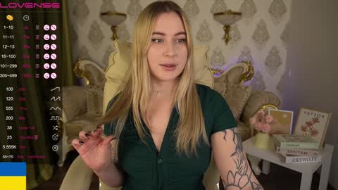 AROLINA online show from December 15, 4:07 am