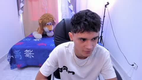 Aaron online show from April 9, 8:03 pm