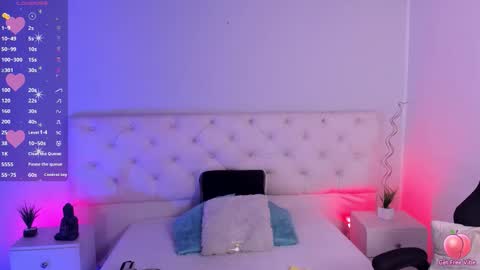 Aron cruz  online show from October 7, 1:19 pm