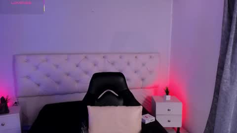 Aron cruz  online show from November 13, 1:54 pm