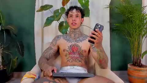 Snapshot of aron_ford chatting on July 8, 12:48 am Aron ford online show from July 8, 12:48 am