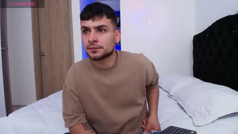 Aron Santoro online show from February 19, 5:09 pm