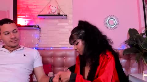 Snapshot of aronandmoli chatting on May 27, 11:35 pm aronandmoli online show from May 27, 11:35 pm