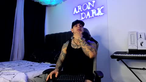 Snapshot of arondark chatting on December 5, 11:38 am DarkMaster online show from December 5, 11:38 am
