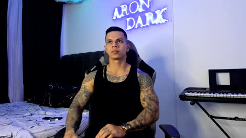 Snapshot of arondark chatting on December 7, 10:17 pm DarkMaster online show from December 7, 10:17 pm