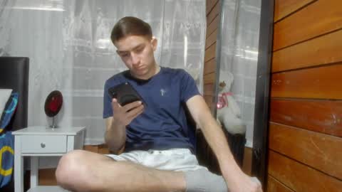 Aron G Franco online show from March 5, 7:06 pm