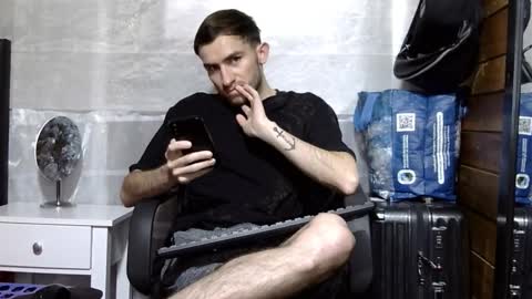 Aron G Franco online show from November 15, 4:58 pm