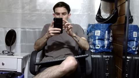 Aron G Franco online show from December 3, 8:18 pm