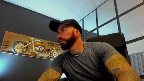 Snapshot of arongrant chatting on June 28, 8:53 am AronGrant online show from June 28, 8:53 am