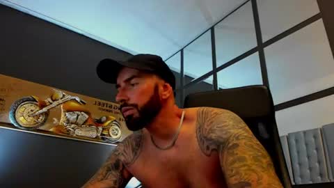 Snapshot of arongrant chatting on July 8, 8:30 am AronGrant online show from July 8, 8:30 am