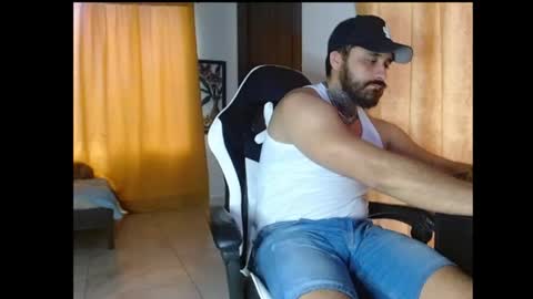 aronmiller online show from November 11, 9:59 pm