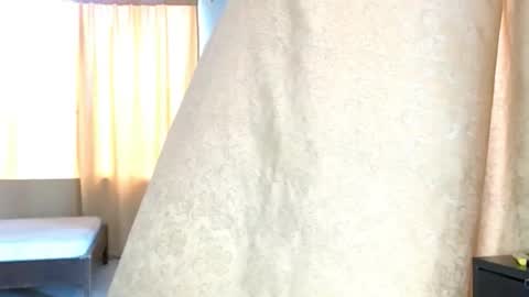 aronmiller online show from December 4, 6:49 pm