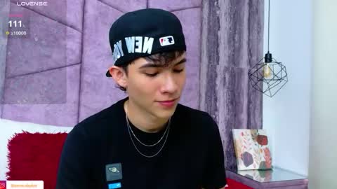 Snapshot of arontawers chatting on May 12, 9:01 pm Arontawers online show from May 12, 9:01 pm