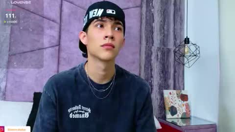 Snapshot of arontawers chatting on May 13, 9:44 pm Arontawers online show from May 13, 9:44 pm