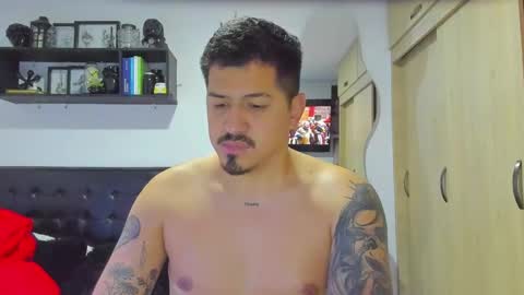 Snapshot of aronwilliams69 chatting on February 21, 2:56 am ARON Independent model online show from February 21, 2:56 am