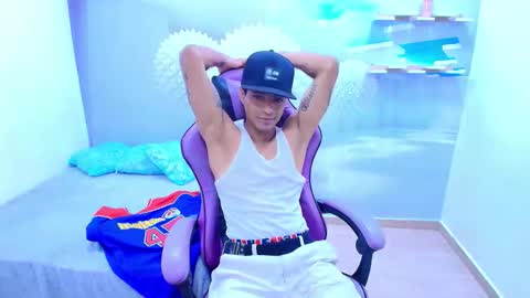 ARON LOPEZ online show from January 16, 12:25 am