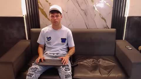 Aroon   online show from March 22, 4:16 am