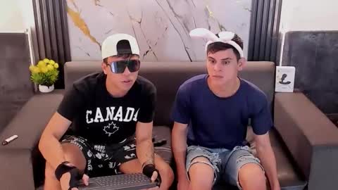 Aroon   online show from April 4, 3:38 am