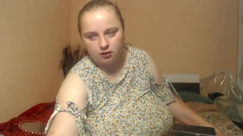 Snapshot of arriana98 chatting on June 24, 2:10 am Arriana online show from June 24, 2:10 am