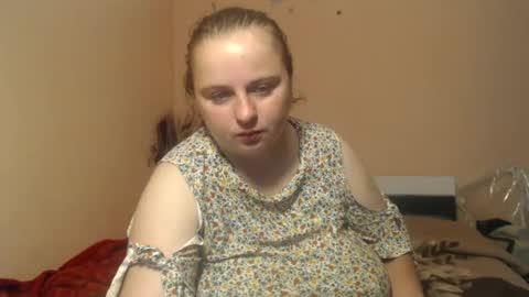 Snapshot of arriana98 chatting on June 26, 2:27 am Arriana online show from June 26, 2:27 am
