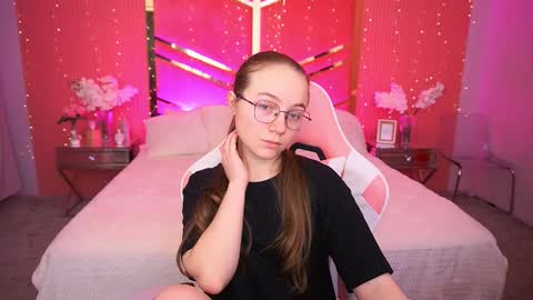 arrinawair online show from February 12, 9:04 am