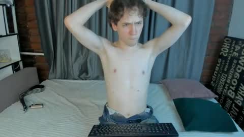 Snapshot of arrogant_eli chatting on July 17, 9:41 pm arrogant_eli online show from July 17, 9:41 pm