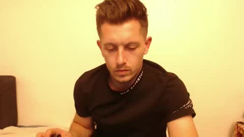 Snapshot of arromwilliam90 chatting on December 6, 3:55 pm arromwilliam90 online show from December 6, 3:55 pm