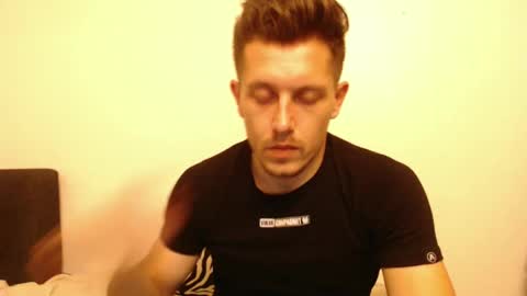 Snapshot of arromwilliam90 chatting on December 8, 12:41 pm arromwilliam90 online show from December 8, 12:41 pm