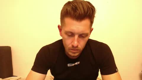 Snapshot of arromwilliam90 chatting on December 9, 5:30 pm arromwilliam90 online show from December 9, 5:30 pm