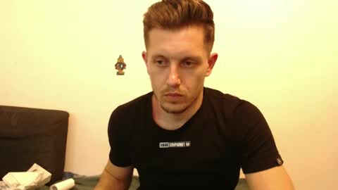 Snapshot of arromwilliam90 chatting on January 19, 8:30 pm arromwilliam90 online show from January 19, 8:30 pm