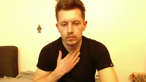 Snapshot of arromwilliam90 chatting on February 15, 10:00 am arromwilliam90 online show from February 15, 10:00 am