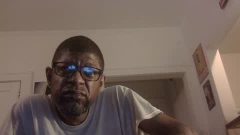 Snapshot of arteblazze chatting on June 12, 2:54 am Arteblazze not daddy boy bitch or nigga online show from June 12, 2:54 am