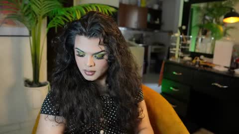 Chloe  online show from December 5, 7:49 pm