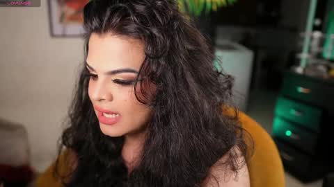 Chloe  online show from December 7, 2:53 am