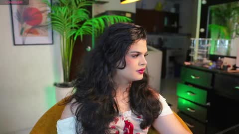 Chloe  online show from December 10, 9:43 pm