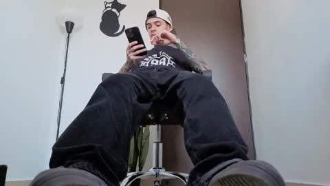   online show from March 14, 11:04 am