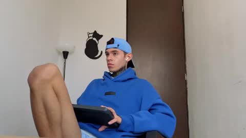   online show from April 12, 7:02 am