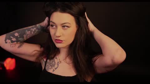 Maya online show from February 2, 11:30 am