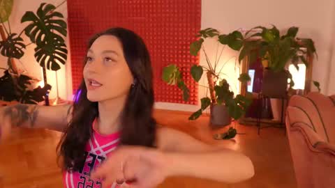 Snapshot of artegirlx chatting on February 16, 3:27 pm Maya online show from February 16, 3:27 pm