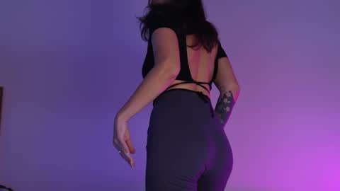 Maya online show from November 23, 11:54 am