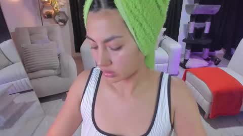 Snapshot of artemis_020 chatting on November 15, 2:09 am FENIX online show from November 15, 2:09 am