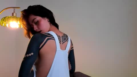 Linda  independent model artgeea online show from December 19, 3:52 pm