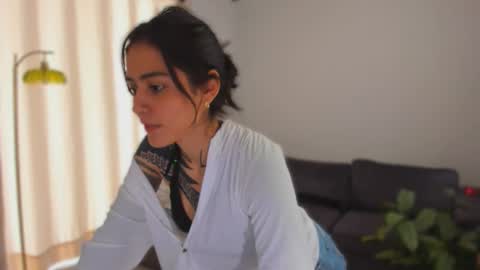 Linda  independent model artgeea online show from February 2, 3:22 pm