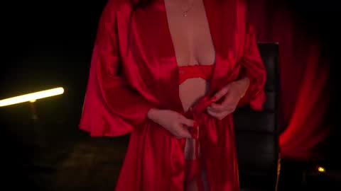 Snapshot of artmarlene chatting on February 25, 12:03 am Marlene online show from February 25, 12:03 am