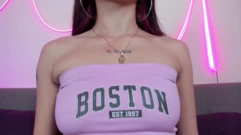 Snapshot of artmiajoy chatting on December 10, 11:00 am MIA OF artmiajoy online show from December 10, 11:00 am