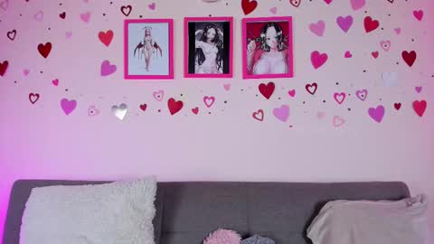 Snapshot of artmiajoy chatting on February 27, 3:37 pm MIA OF artmiajoy online show from February 27, 3:37 pm