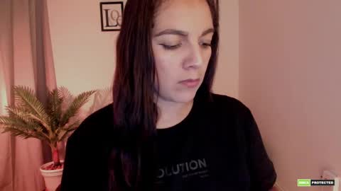 Snapshot of artmist_ chatting on September 23, 6:44 pm Eli online show from September 23, 6:44 pm